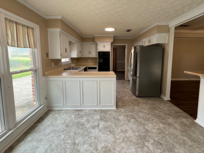 107 Ledyard Dr - Photo 6 of 20