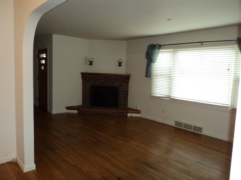 1601 W Broadway - Photo 4 of 20