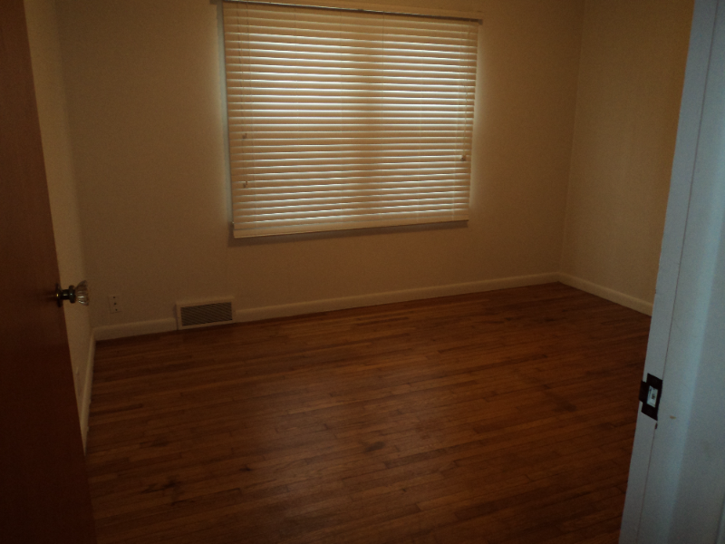 1601 W Broadway - Photo 7 of 20