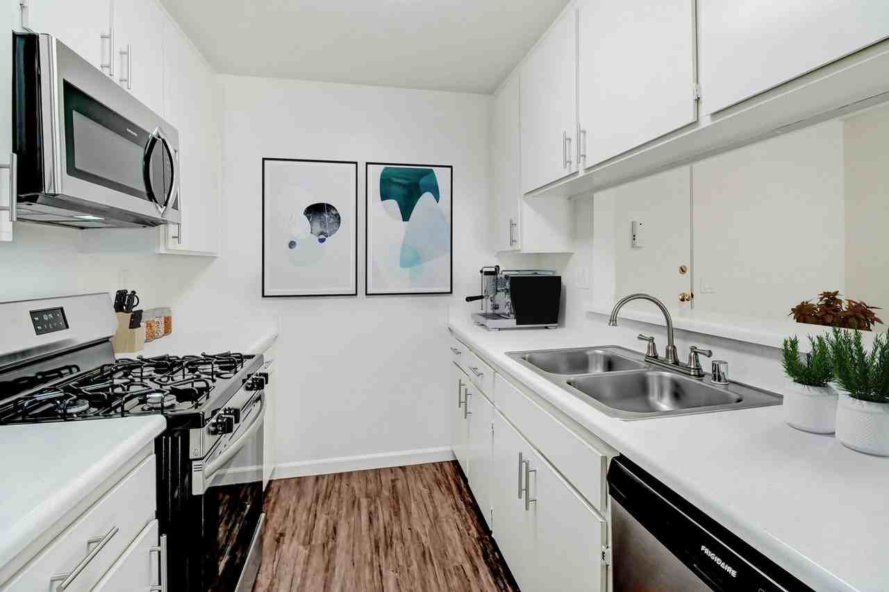 Merridy Court - Photo 2 of 6