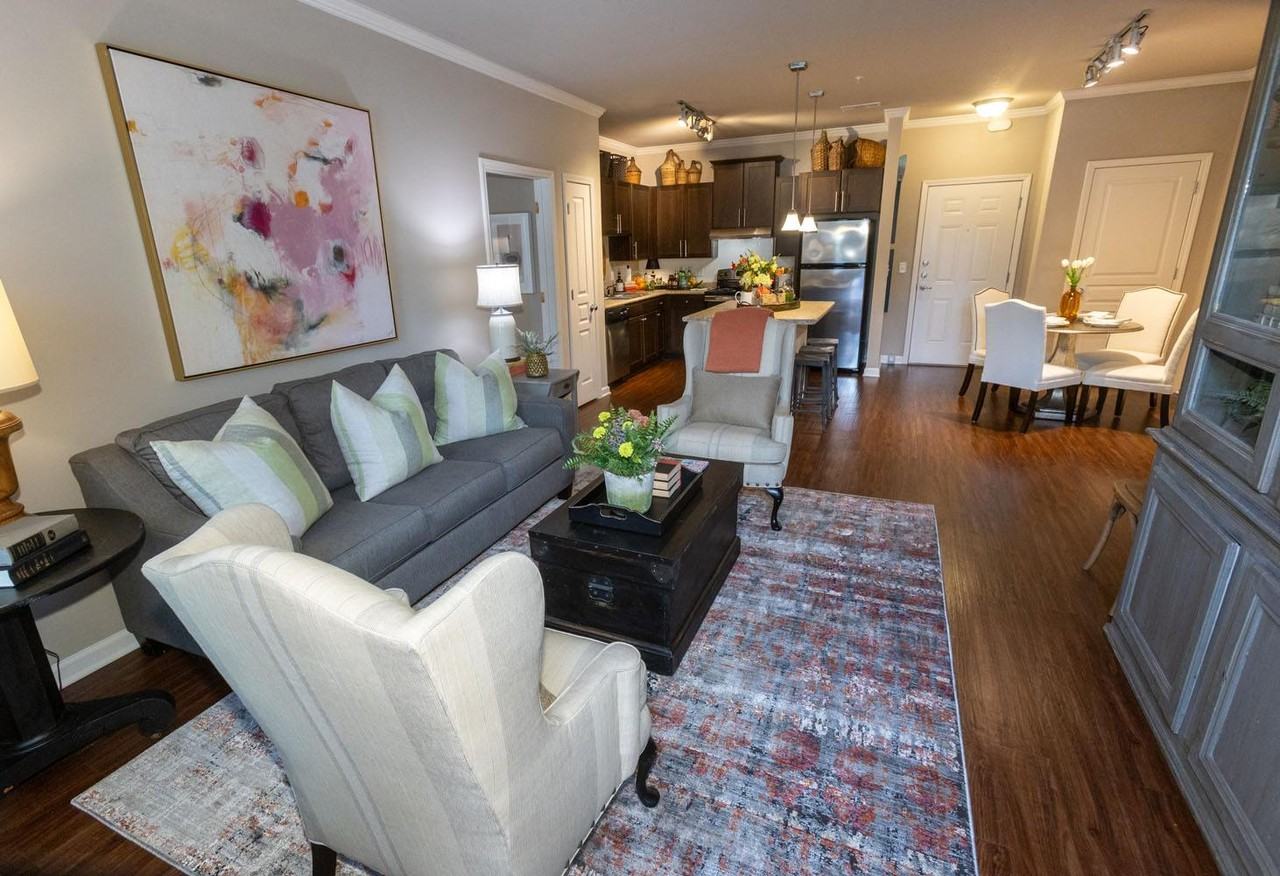 Walton Woodstock - Photo 2 of 50