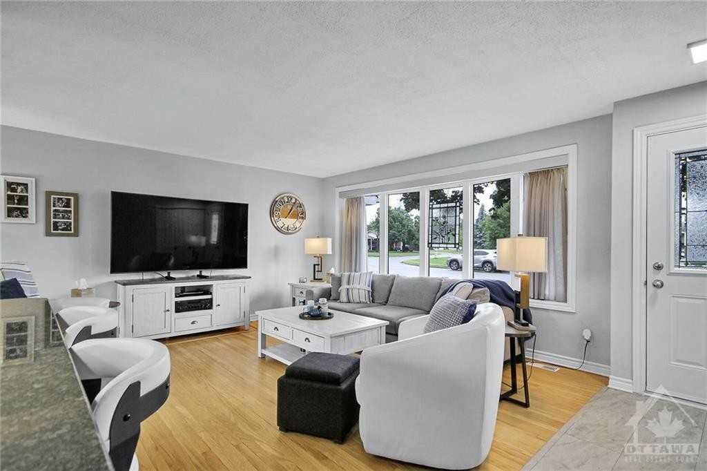 11 Sherry Lane - Photo 3 of 28