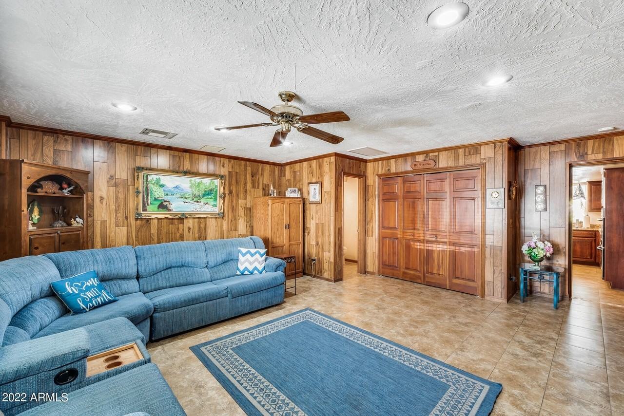 13635 N 23rd Ave #1 - Photo 2 of 11