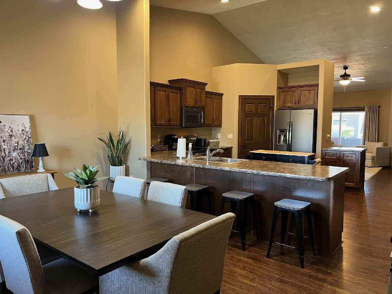 721 E 73rd St #NA - Photo 7 of 31