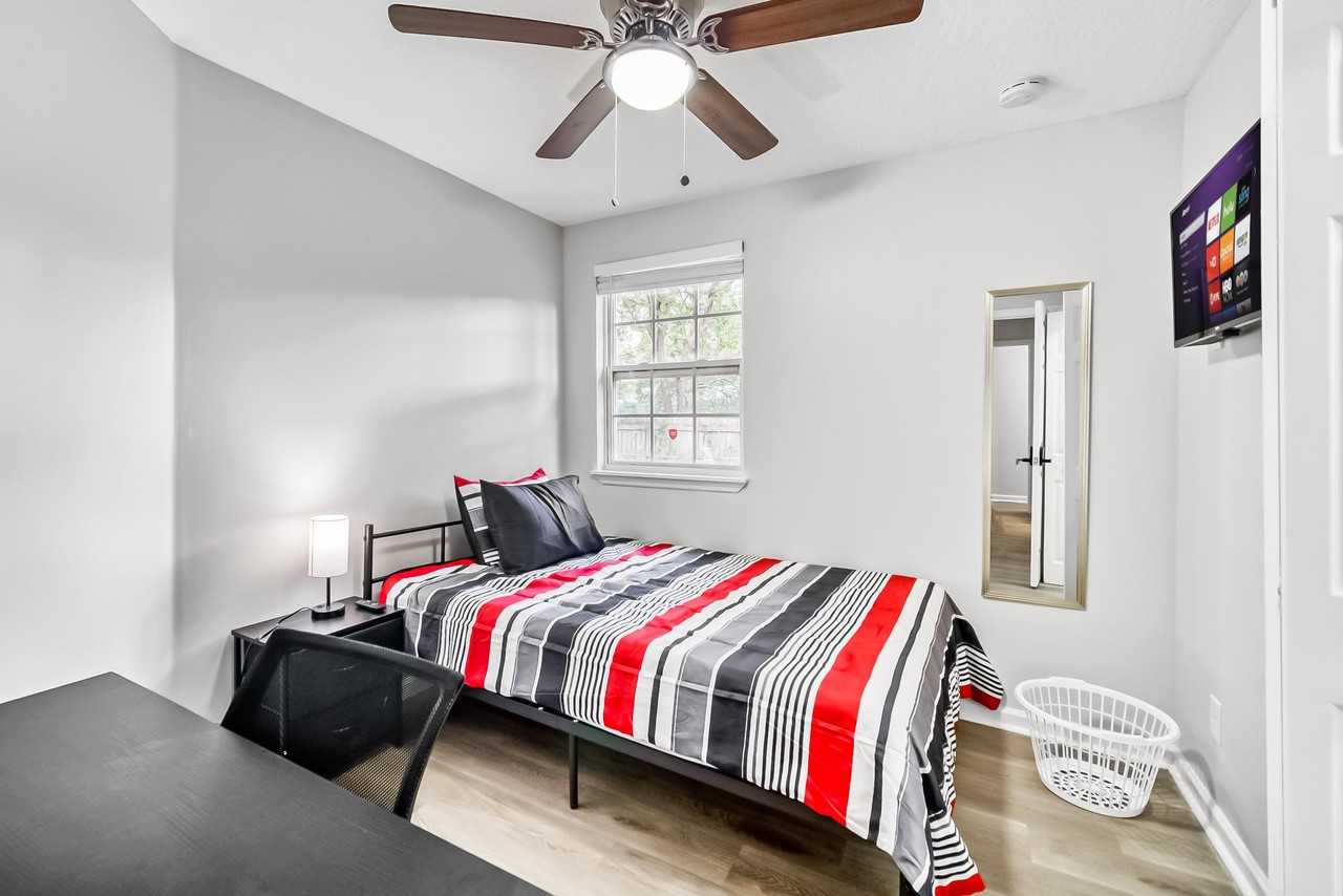 Leeda Dr - Photo 4 of 5