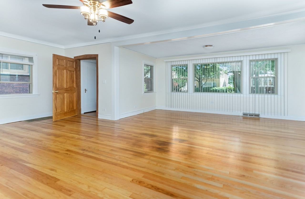 1017 S Oak Park Ave - Photo 2 of 19