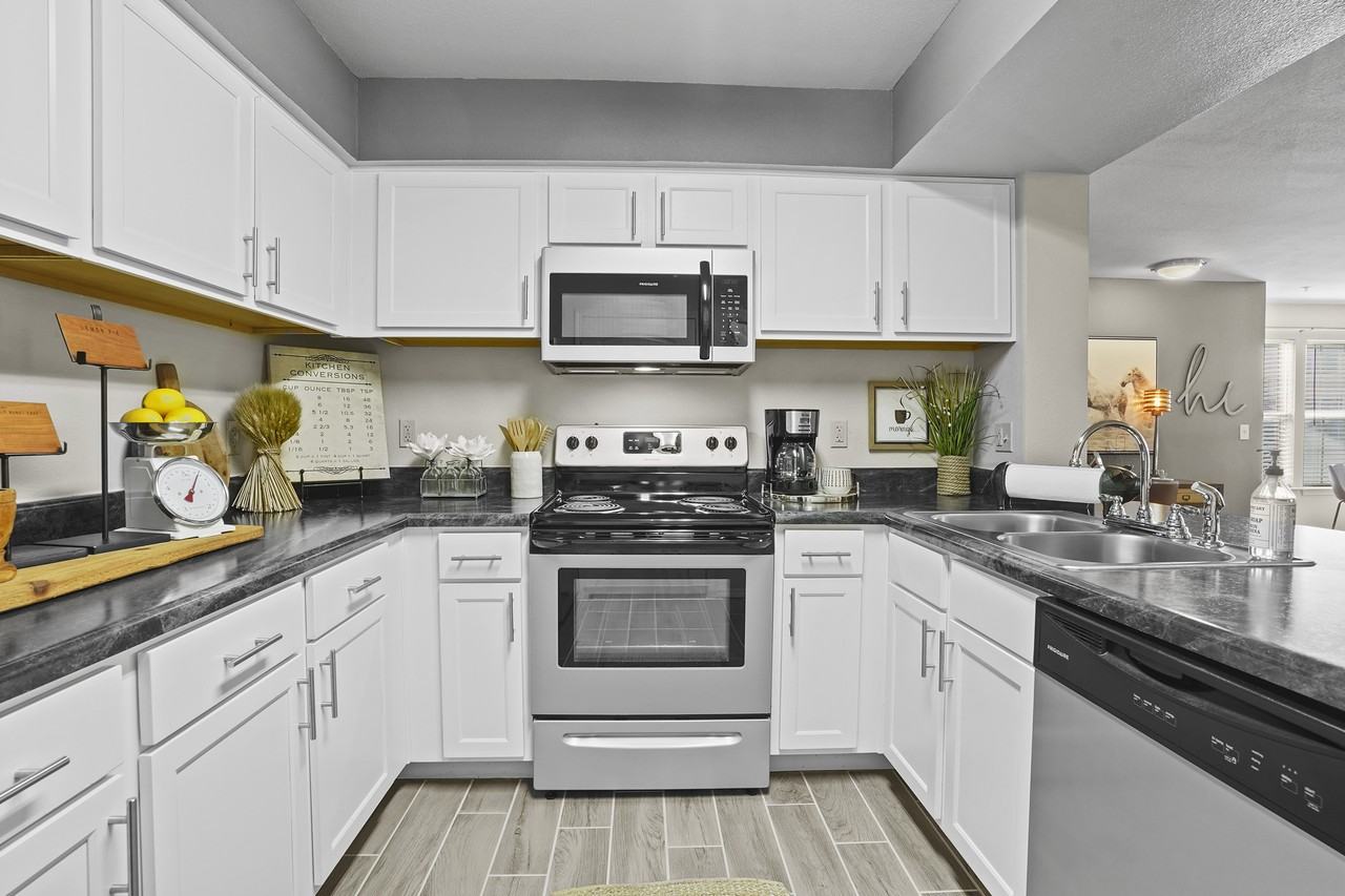 Watercress Apartments - Photo 6 of 22