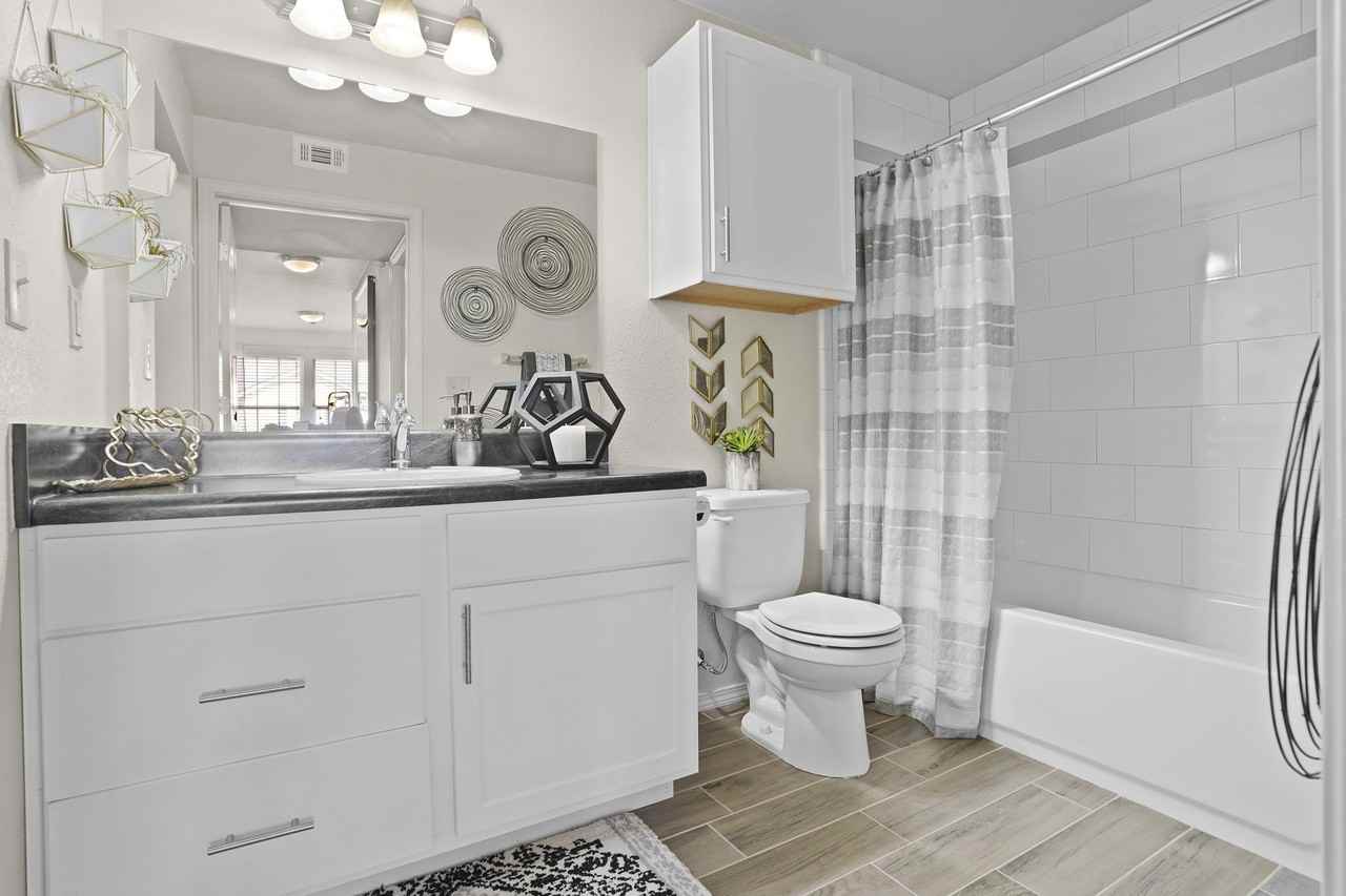 Watercress Apartments - Photo 7 of 22