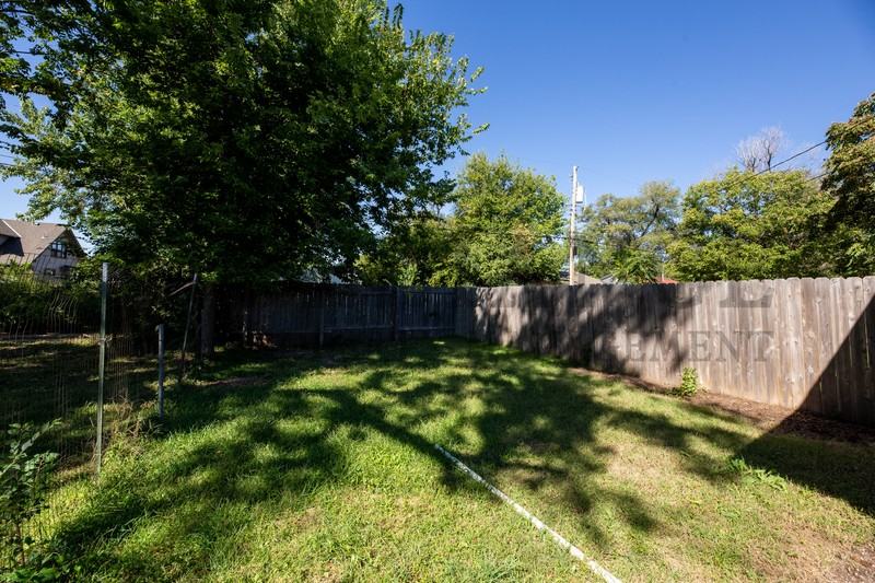 1513 S Edwards Ave - Photo 3 of 17