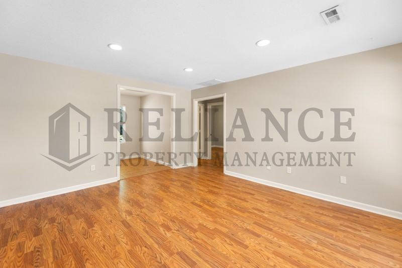 1806 Hood Street - Photo 4 of 15