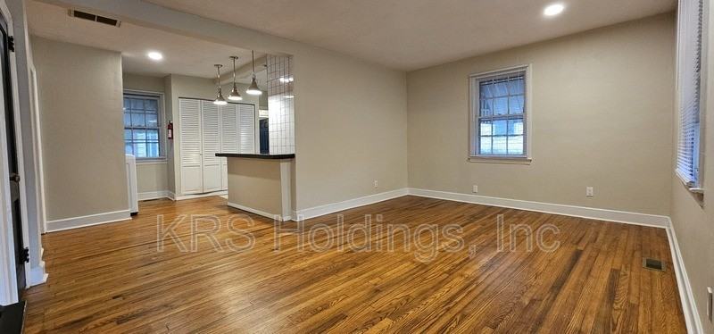 1334 27th St - Photo 3 of 18
