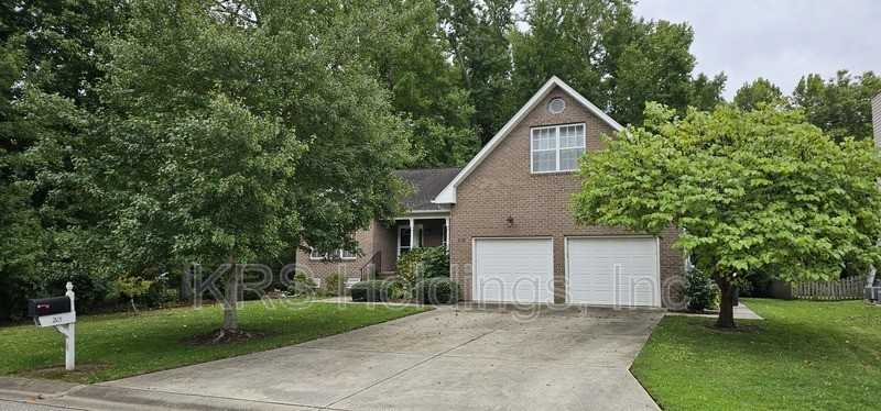 215 Bayberry Ln - Photo 2 of 33