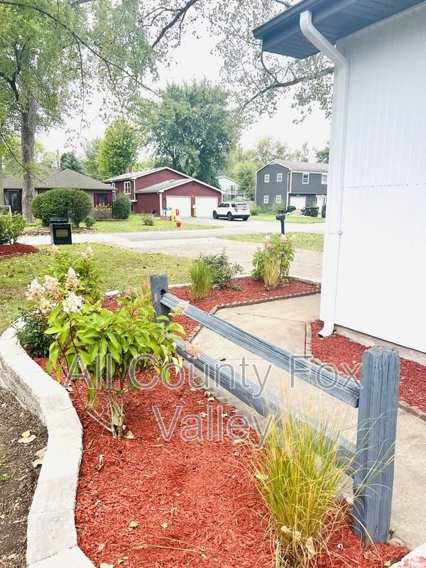361 Elmwood Ave - Photo 4 of 29