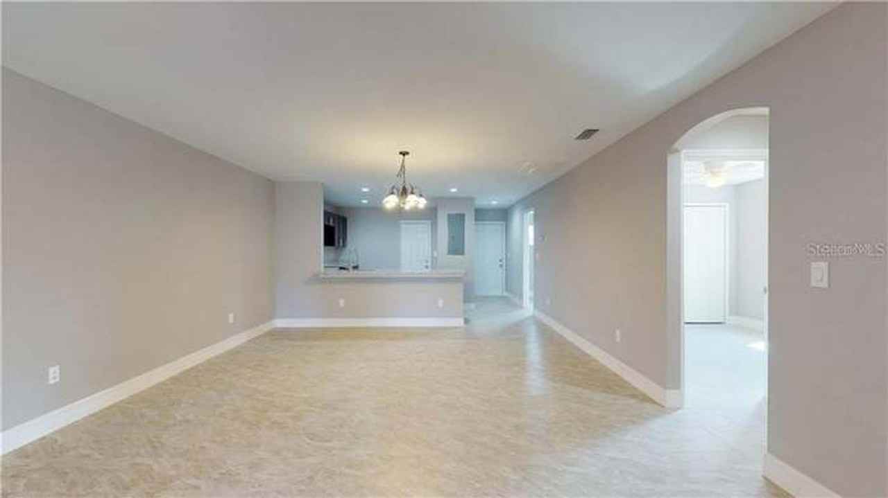 8535 Agate St - Photo 4 of 10