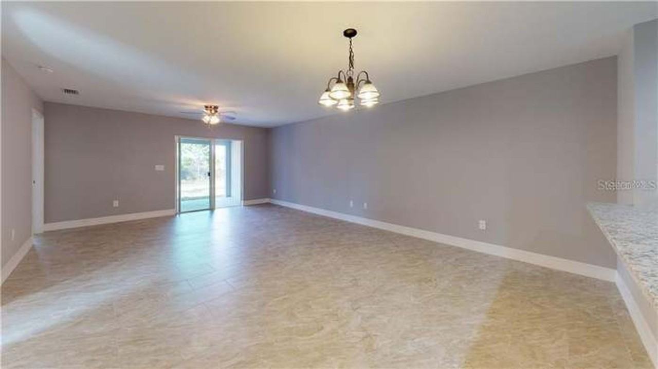 8535 Agate St - Photo 5 of 10