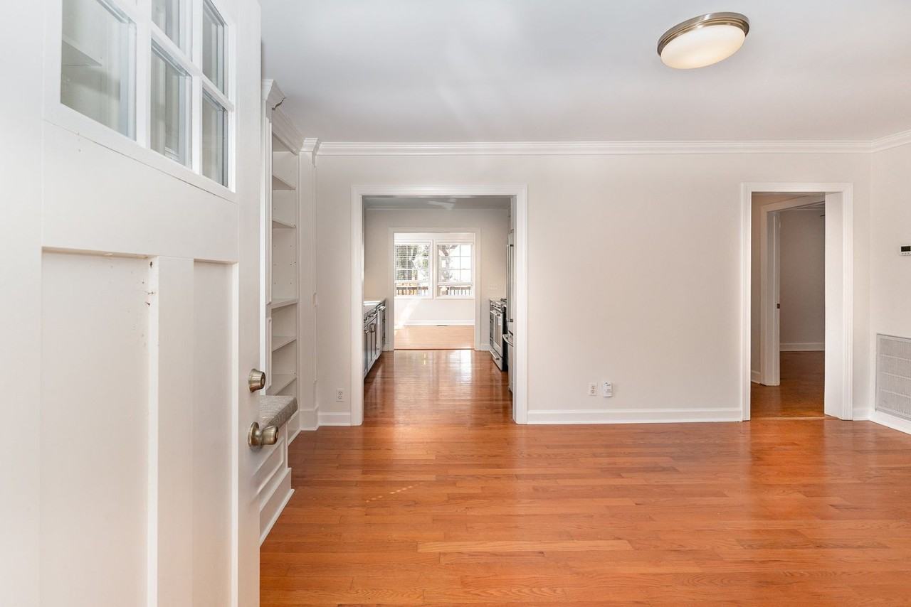 121 40th Ave N - Photo 2 of 15