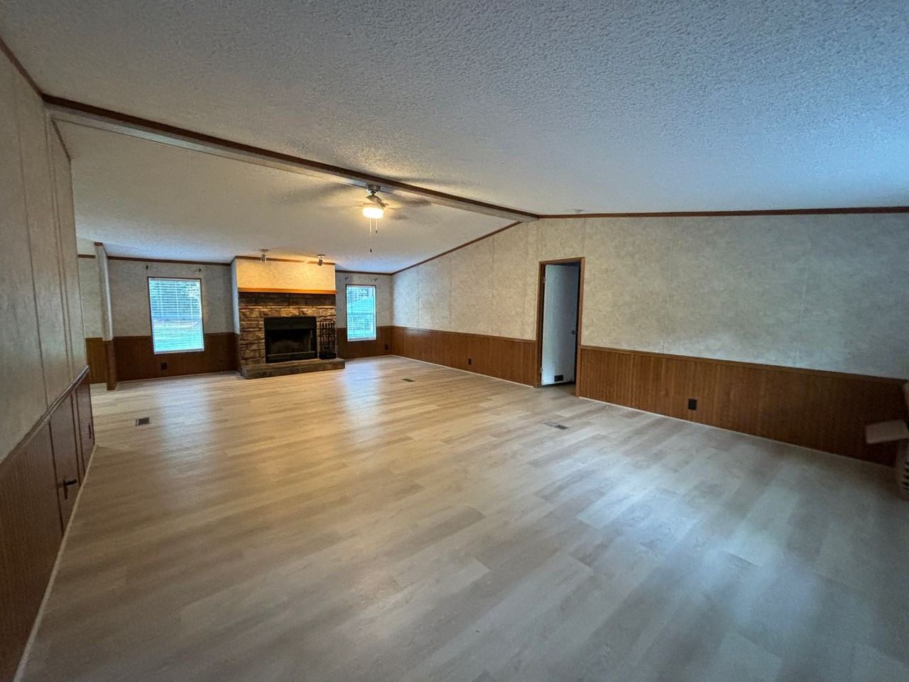 2009 Luke Ln - Photo 2 of 17