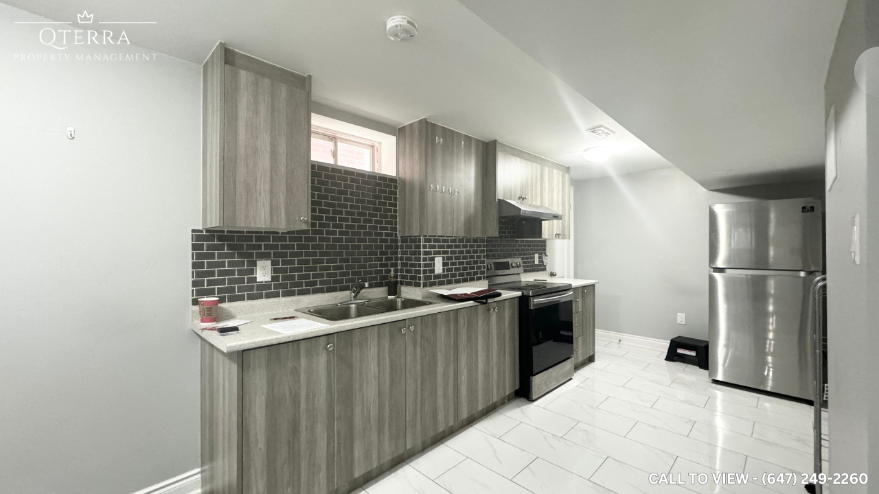 2-107 Crown Victoria Dr, Brampton, Ontario L7A 3X9 - Photo 2 of 13