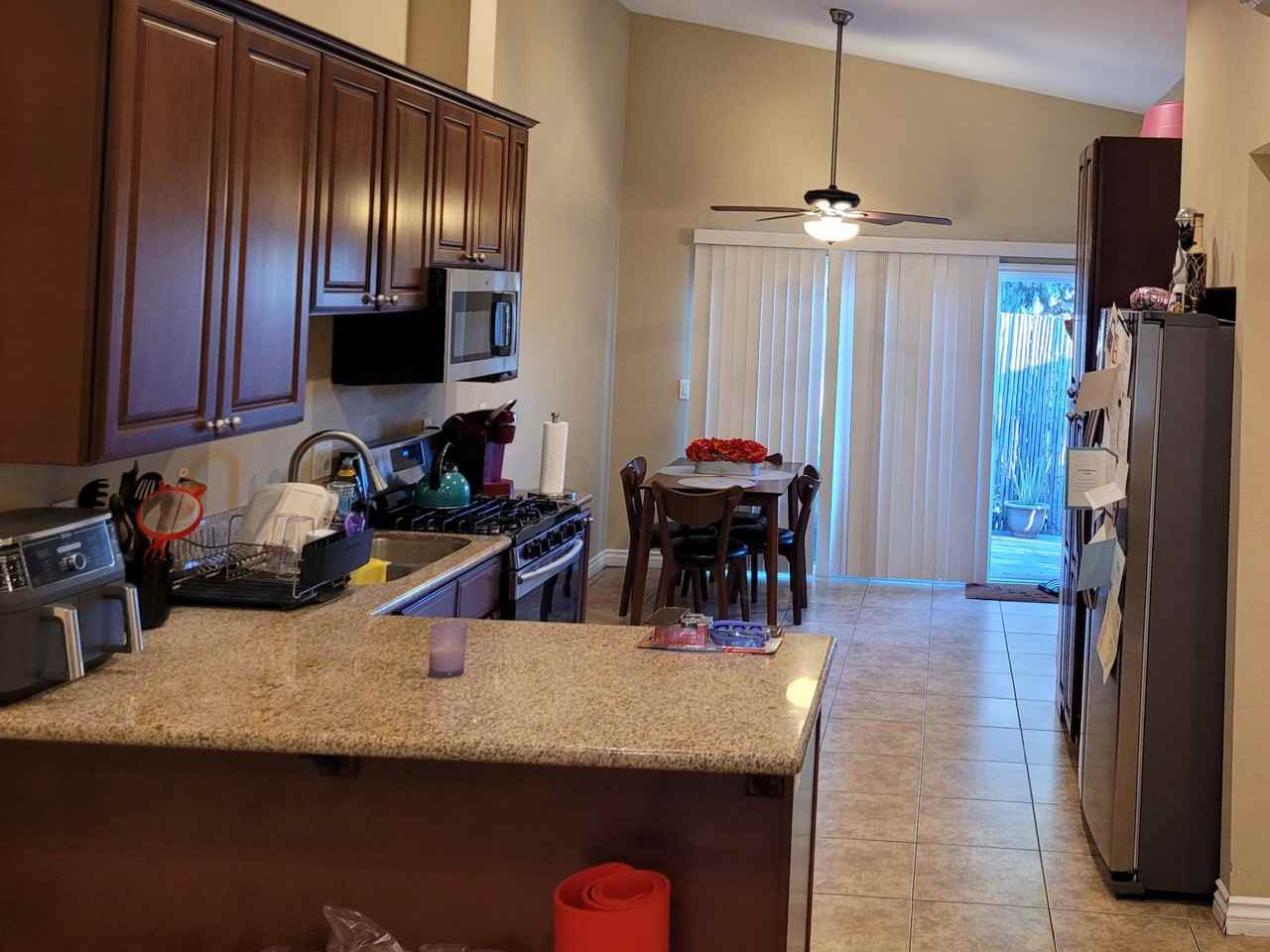 917 N Vineyard Ave #C - Photo 3 of 7