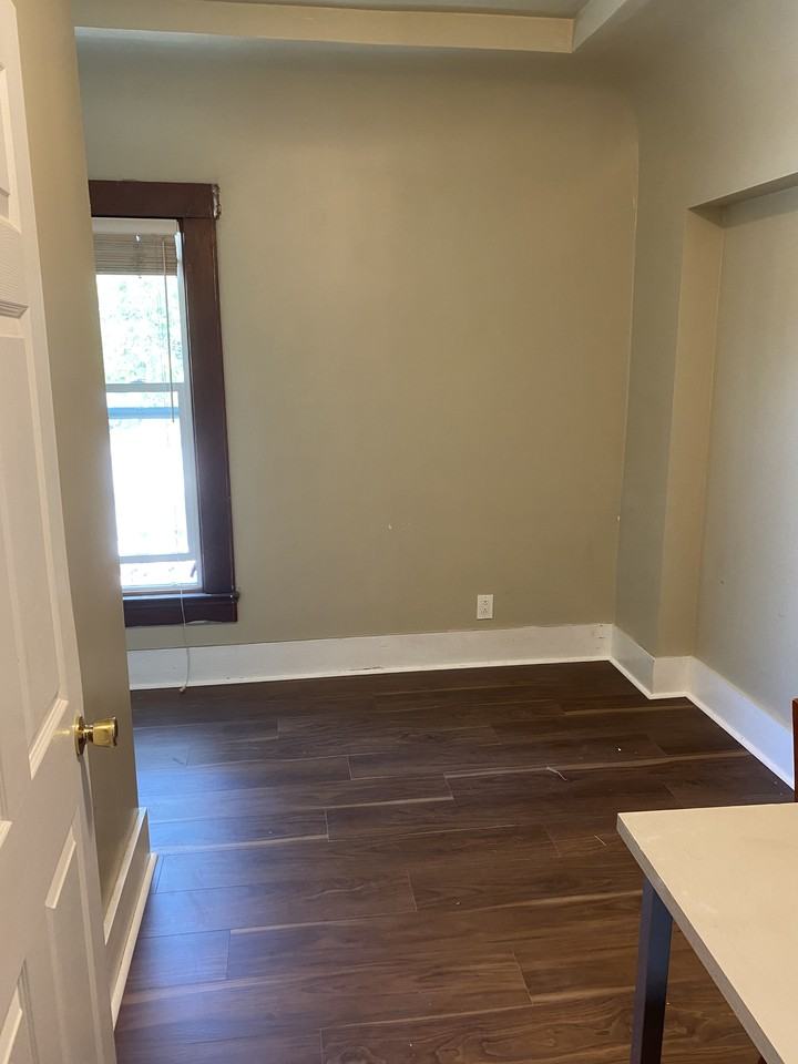 375 E Saint James St - Photo 2 of 7