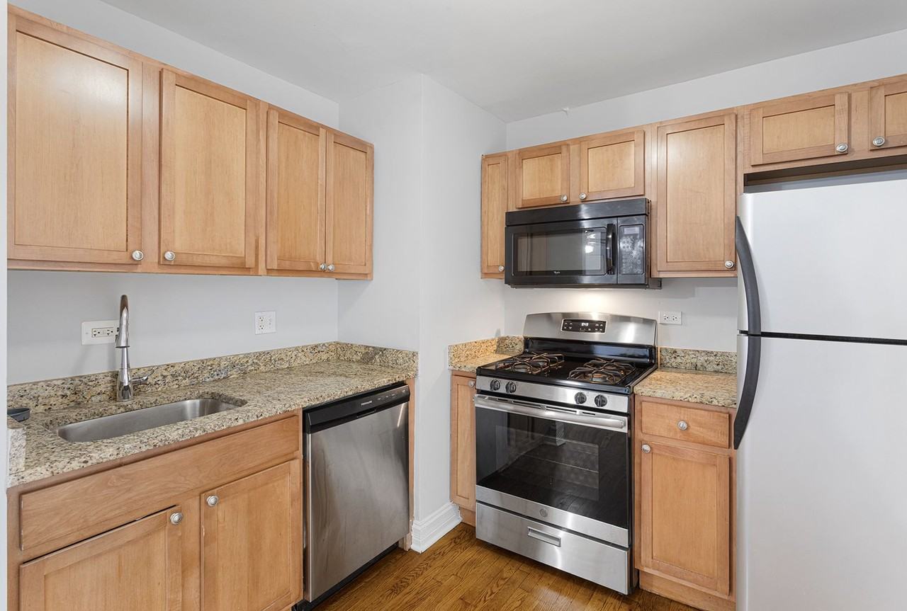 The Marshfield at Howard Street - Photo 3 of 19