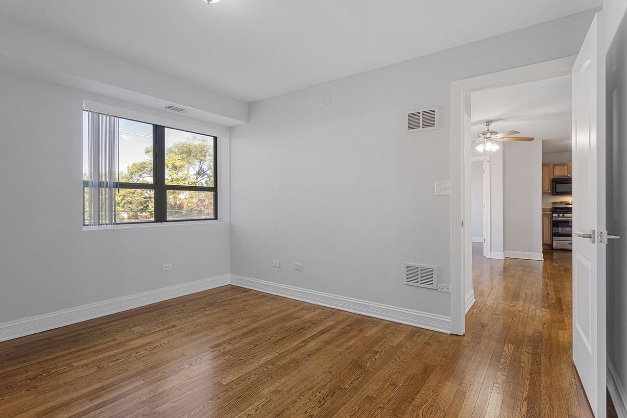 The Marshfield at Howard Street - Photo 4 of 19