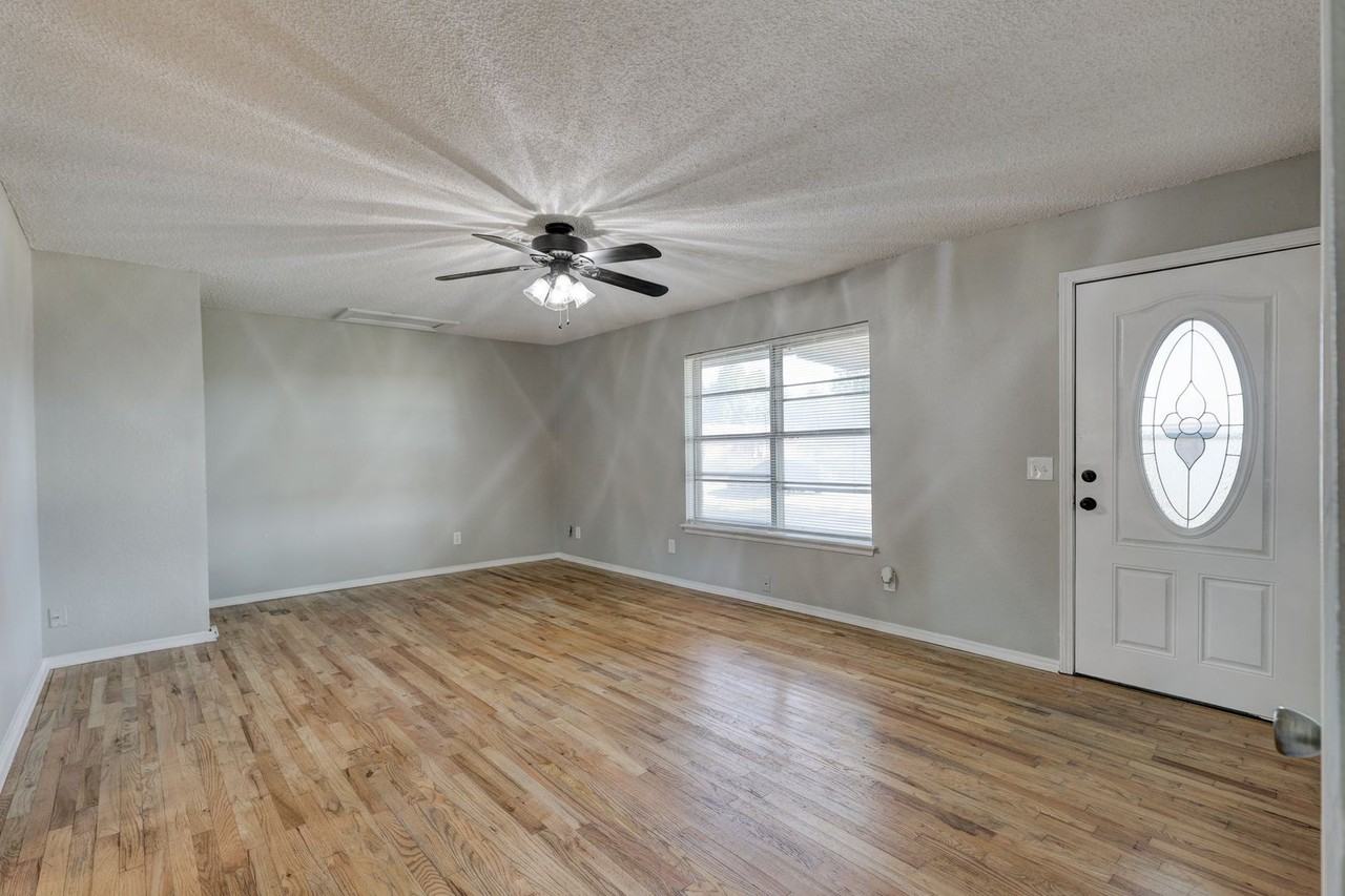 15375 W Funston - Photo 2 of 14