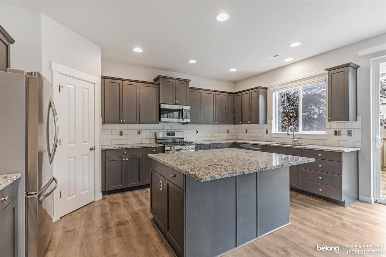 10017 7th Pl Se - Photo 7 of 20