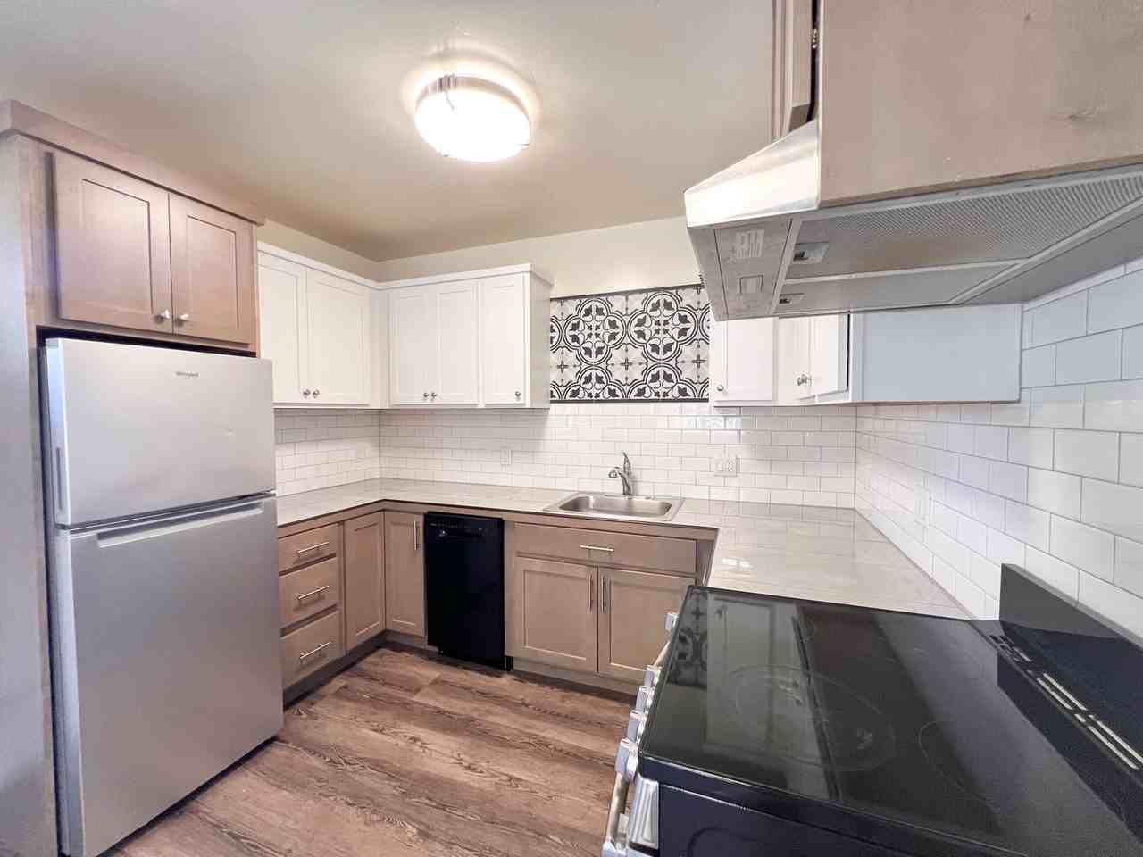 181 E Tall Fir Ct #B - Photo 3 of 12