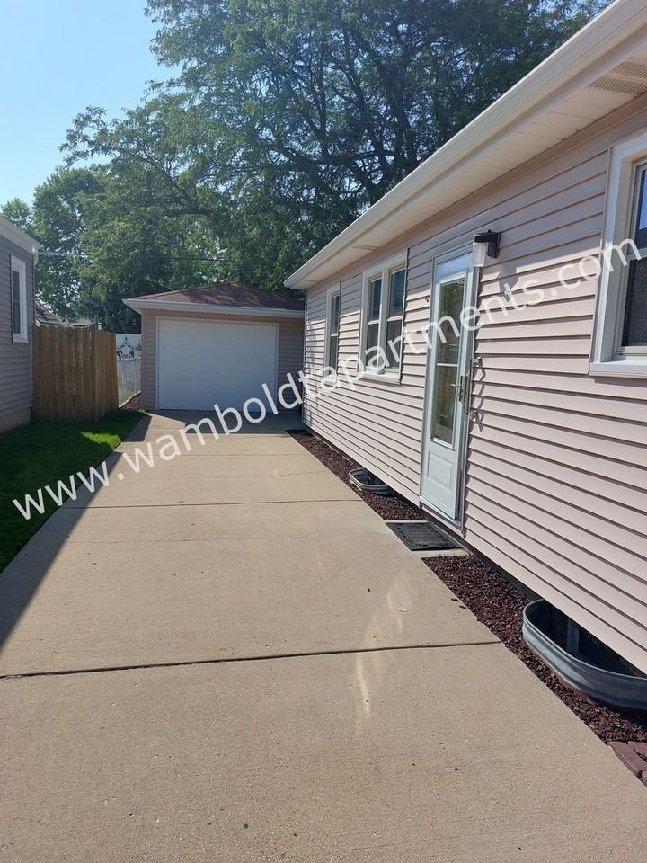 3320 5th Ave - Photo 2 of 9