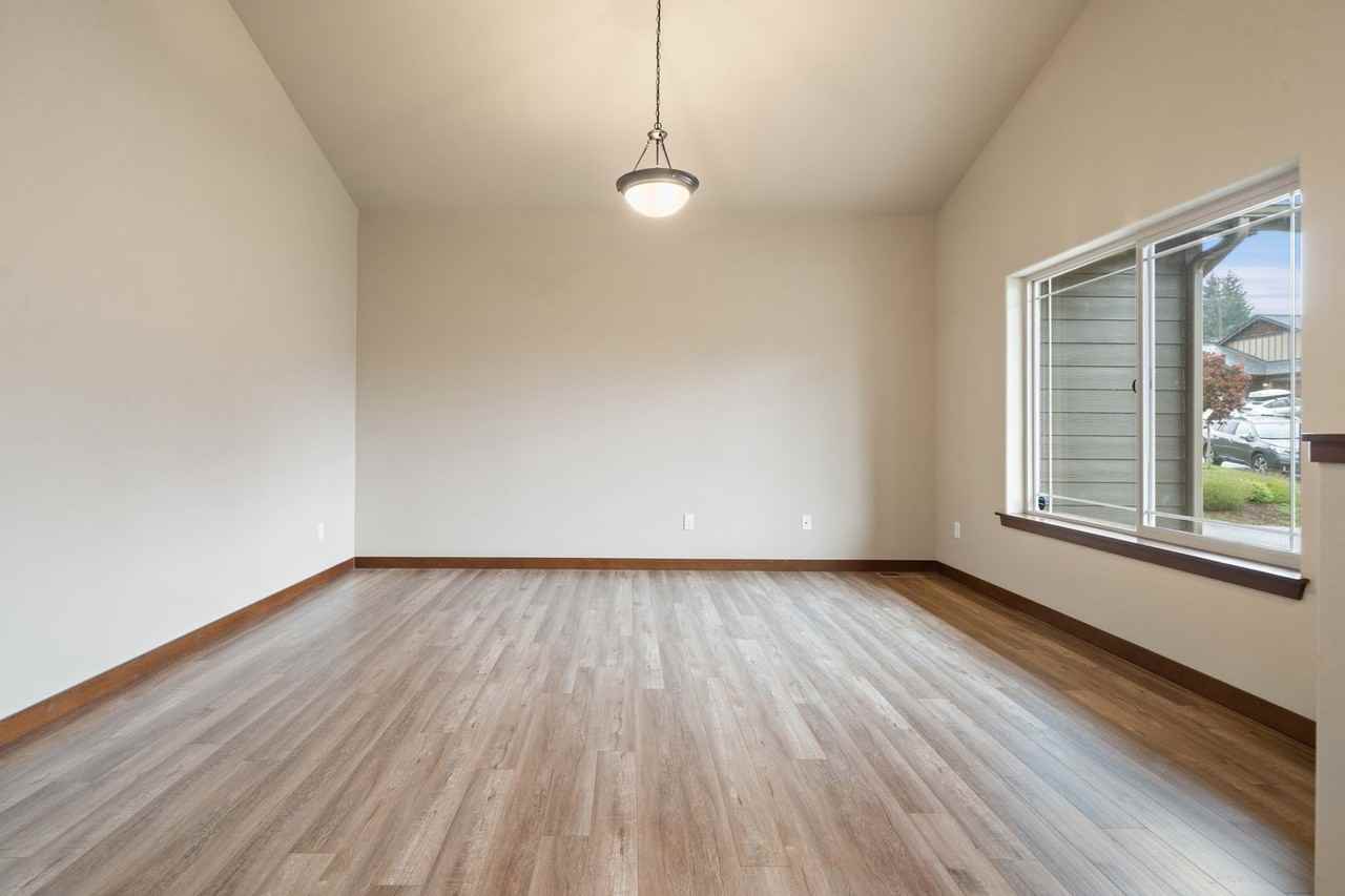 2407 Ne Confucius Way - Photo 6 of 45