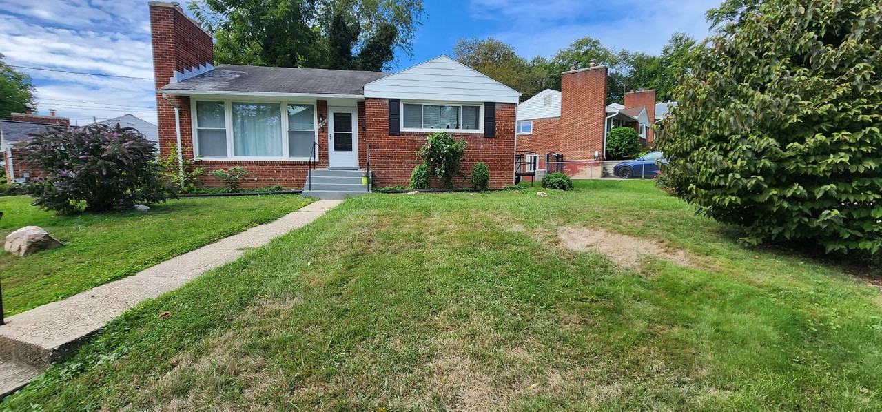10404 Insley St - Photo 3 of 27