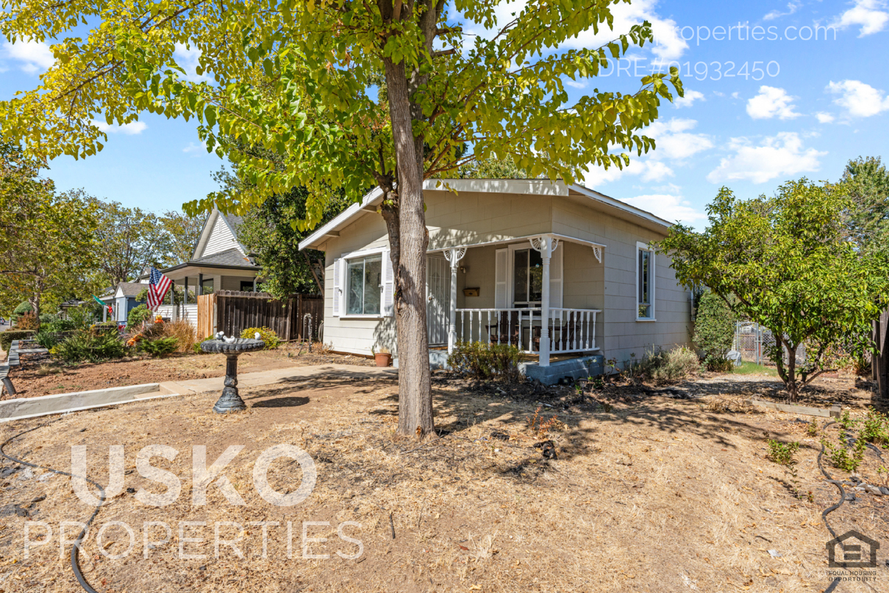 808 Main St - Photo 4 of 25