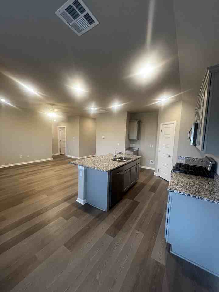 10501 Sw 41st St #NA - Photo 2 of 18