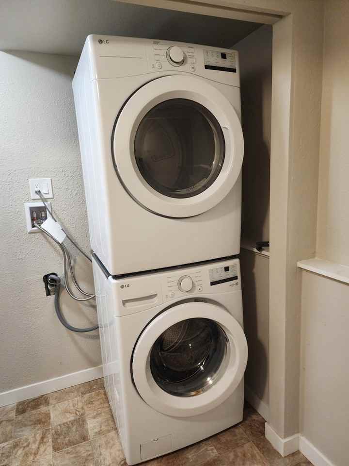 1652 Index Avenue Southeast #4 - Photo 7 of 10