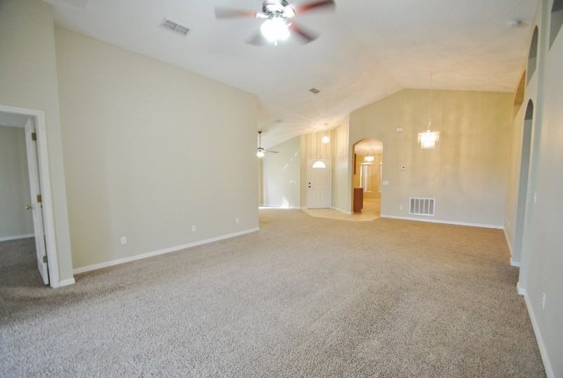 25418 Divot Dr - Photo 2 of 9