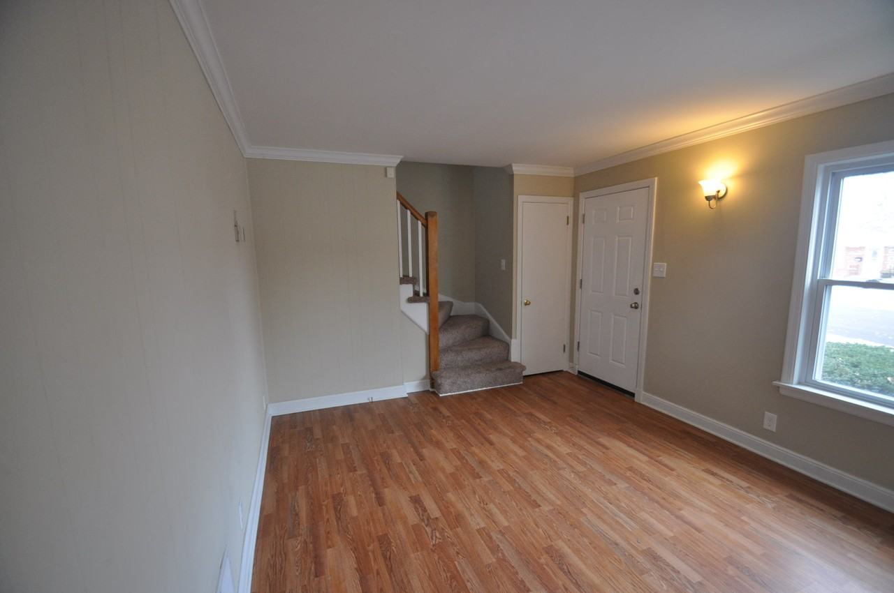 9524 S Trumbull Ave - Photo 2 of 11