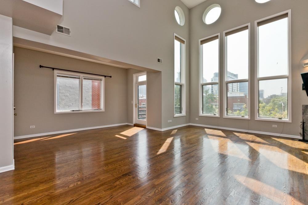 854 West Erie Street - Photo 4 of 10