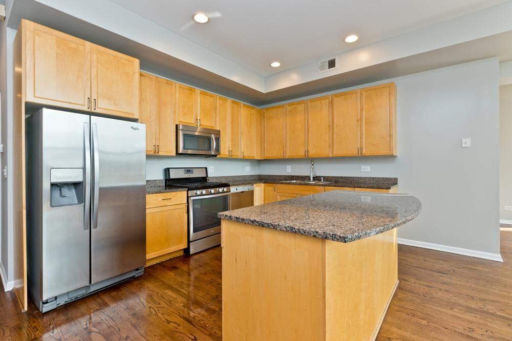 854 West Erie Street - Photo 6 of 10