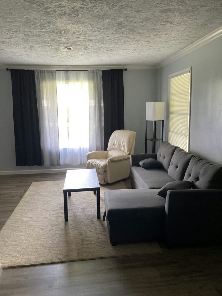 2805 Camellia Street - Photo 4 of 18