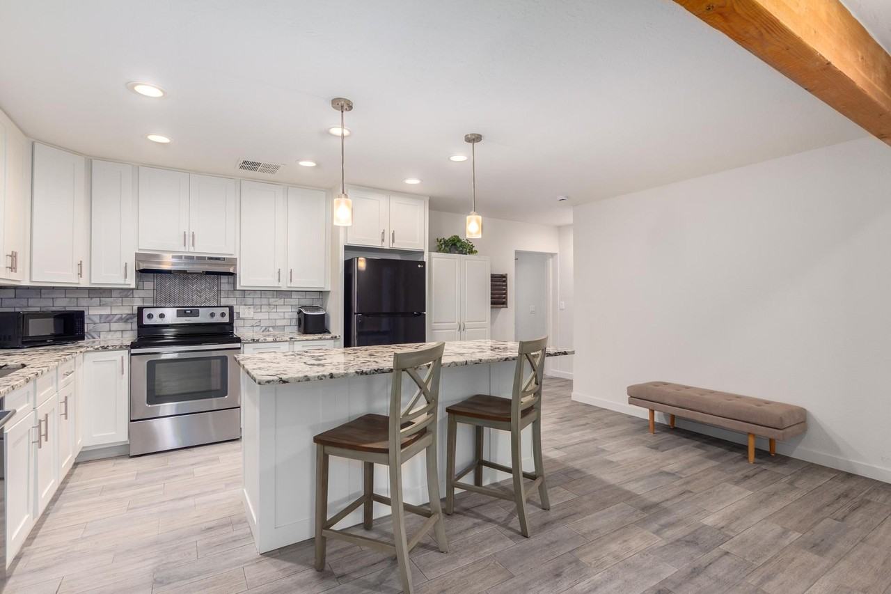 W Larkspur Dr - Photo 3 of 12