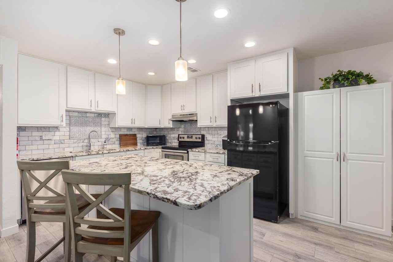 W Larkspur Dr - Photo 2 of 12