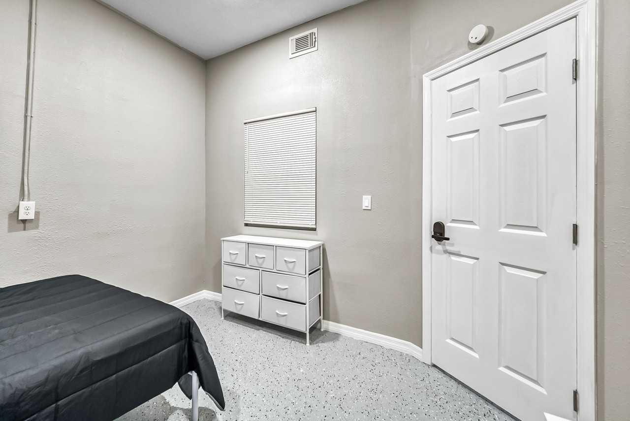 Ramona Boulevard - Photo 7 of 18