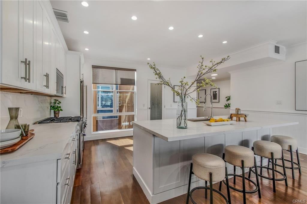 Lido Park Dr E3, Newport Beach, CA 92663 3 Bedroom Apartment for