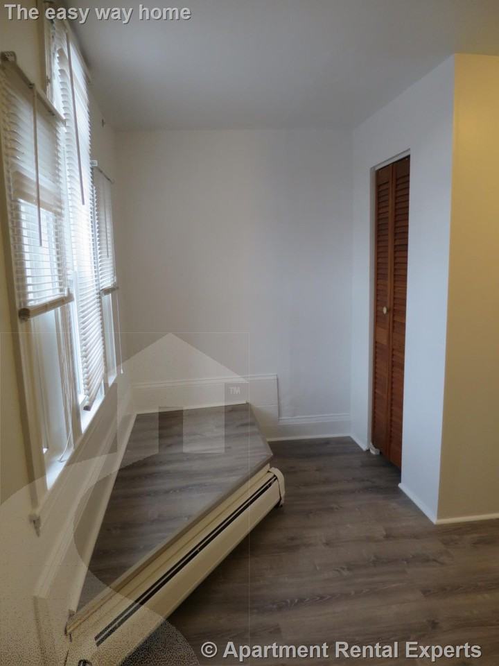 205 Highland Ave #5 - Photo 3 of 12