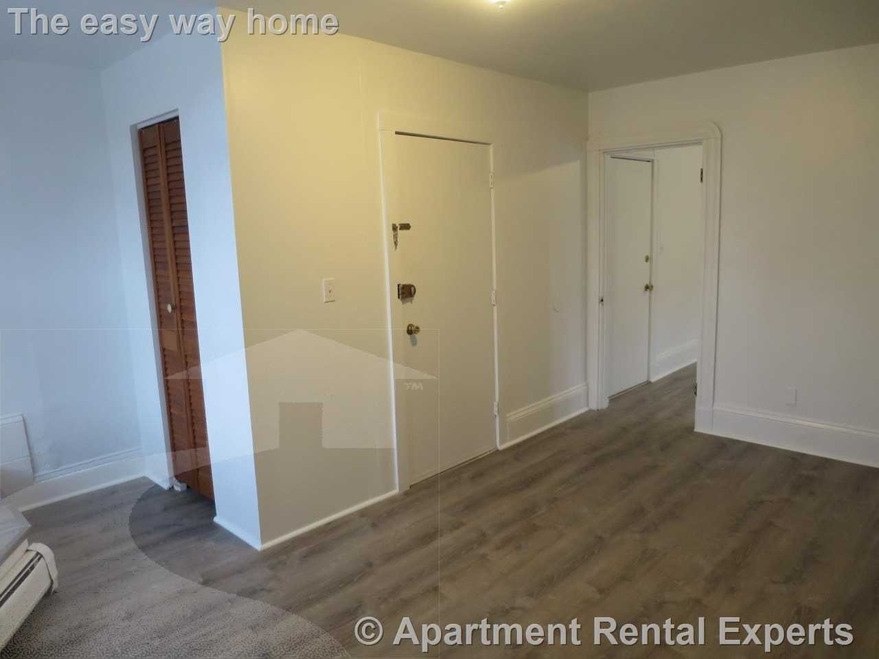 205 Highland Ave #5 - Photo 4 of 12