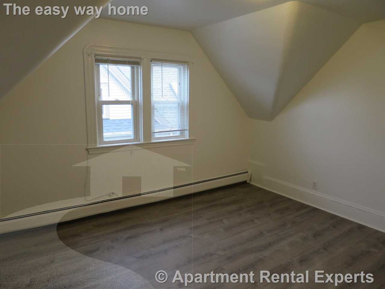 205 Highland Ave #5 - Photo 6 of 12