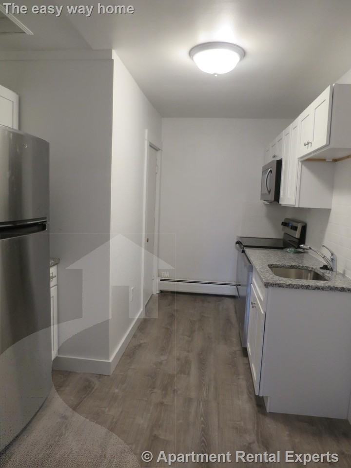 205 Highland Ave #5 - Photo 7 of 12