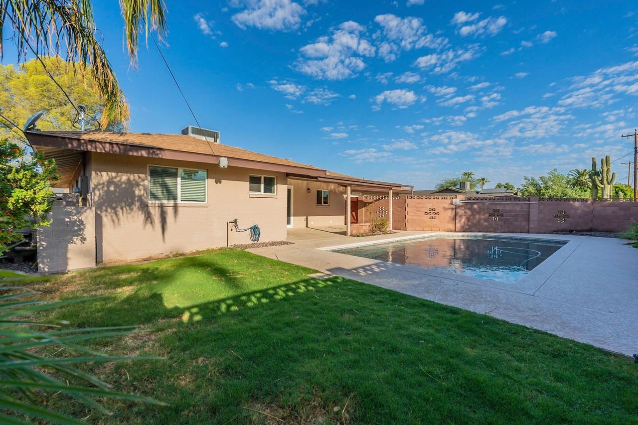 4831 N 82nd St - Photo 3 of 46