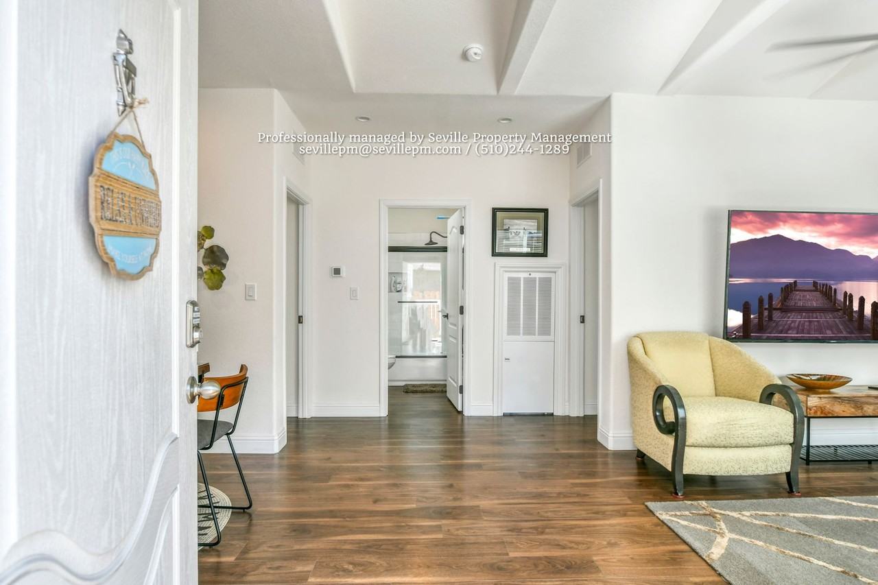 6431 Salem St - Photo 3 of 18